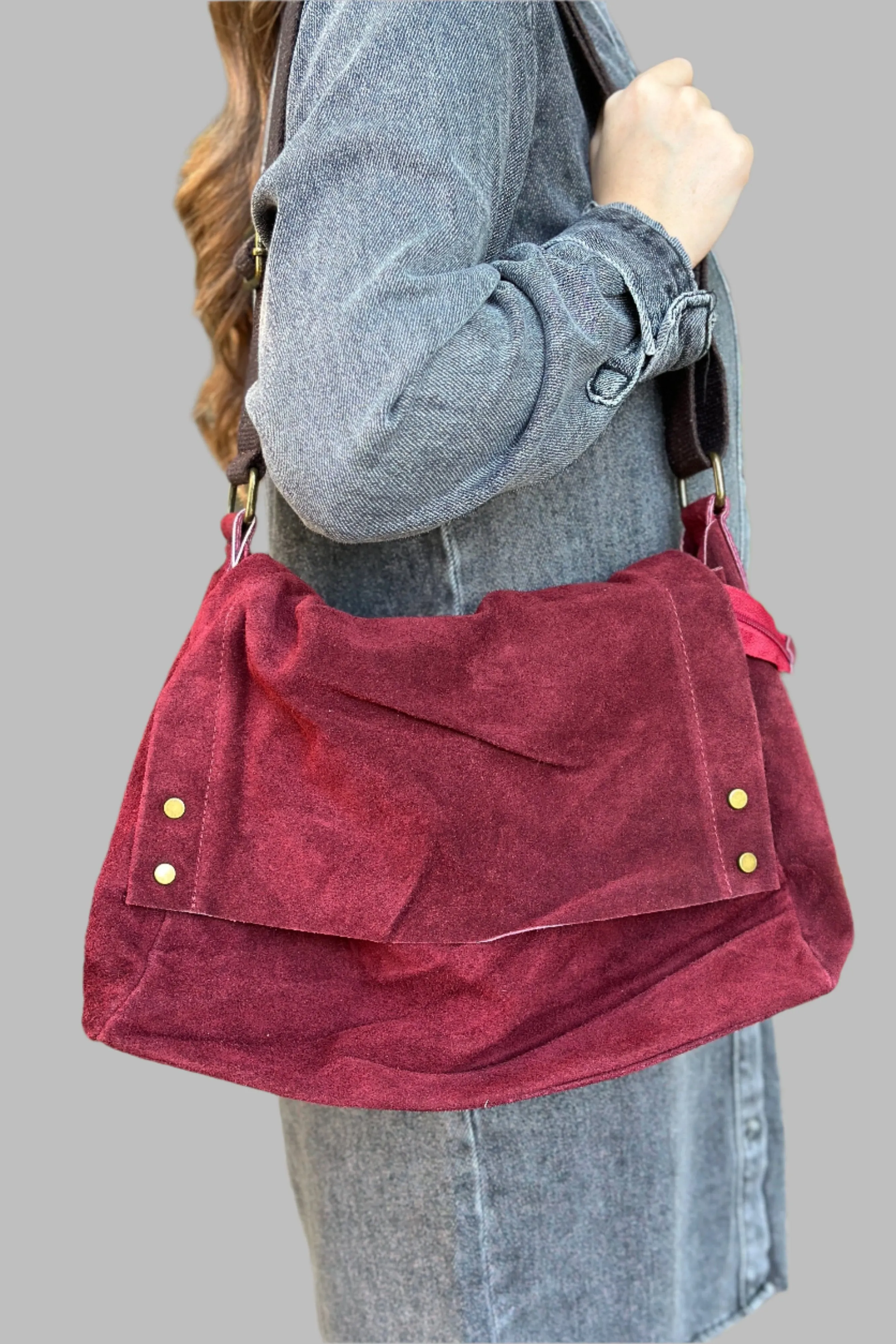 Suede Shoulder Bag With Studs - Bordeaux